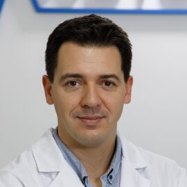 Dr med. Dragan Lazarević, radiolog i subspecijalizant angiologije u Poliklinici Cardios Novi Sad, pruža dopler krvnih sudova i naprednu ultrazvučnu dijagnostiku