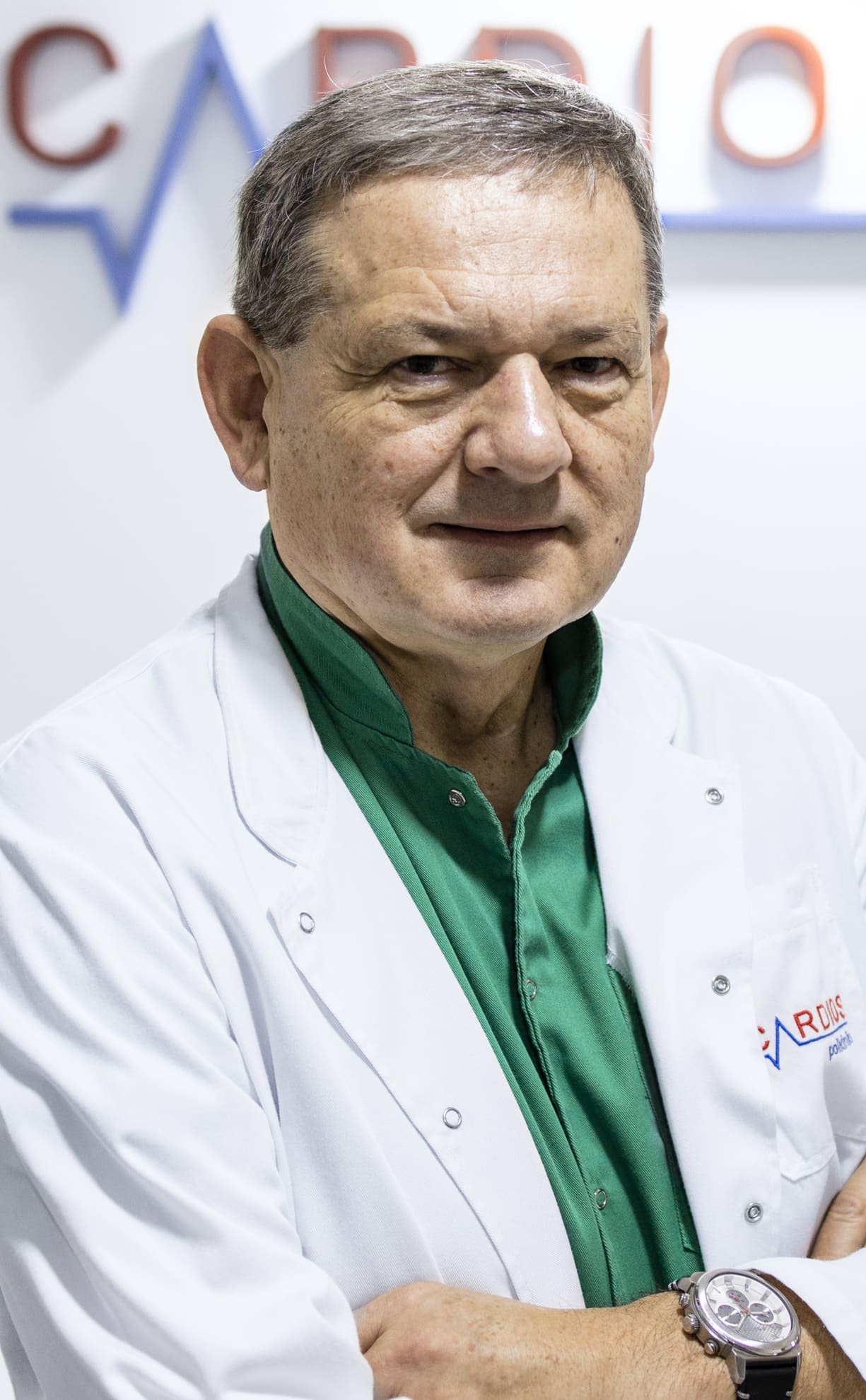 Prof. dr sci. med. Stevan Trbojević, gastroenterolog i hepatolog u Poliklinici Cardios Novi Sad, obavlja specijalističke preglede i endoskopske procedure